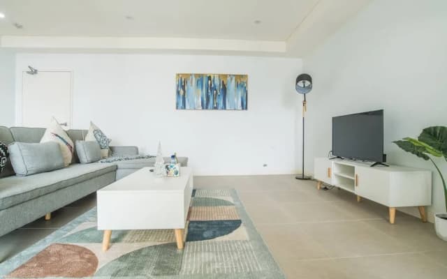 Stunning 1bed1bath Apartment@mascot - photo 2