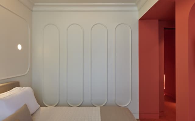 Dwell - Elegant City Stay - photo 5