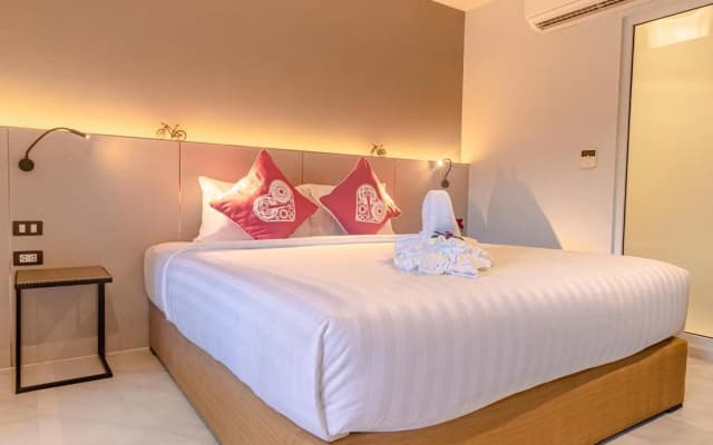 Tour De Phuket Hotel - photo 3