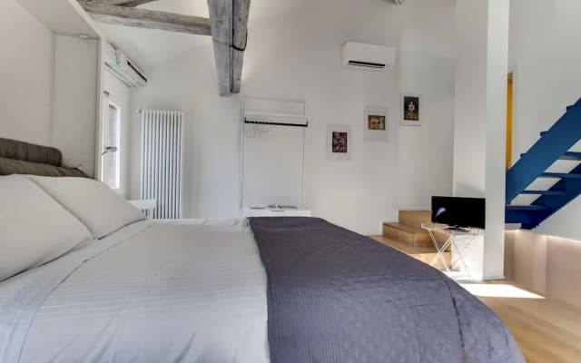 Venice Skyline View Sudio Apartment - photo 5