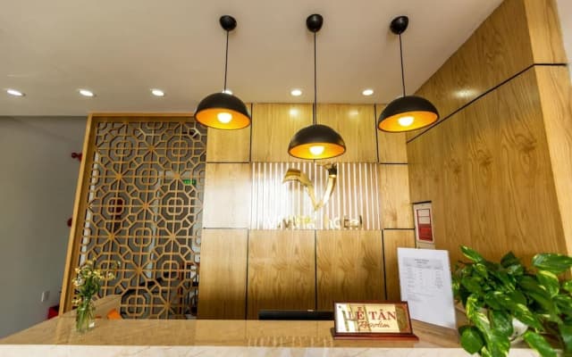 Vivian Hotel - photo 2