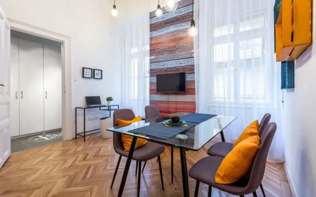 Oktober 6 6 Apartment - photo 4