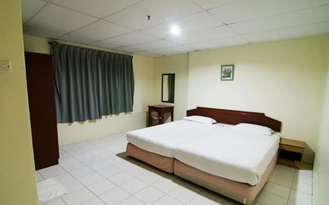 Coral Bay Resort - photo 2