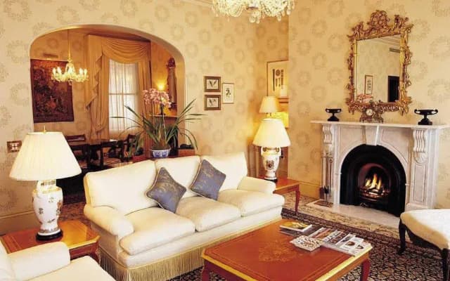 The Hotel Windsor - photo 3