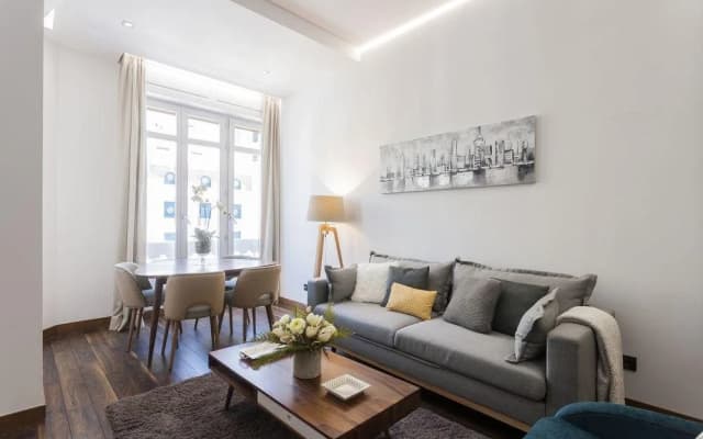 Dobo Rooms Gran Via Apartments - photo 2