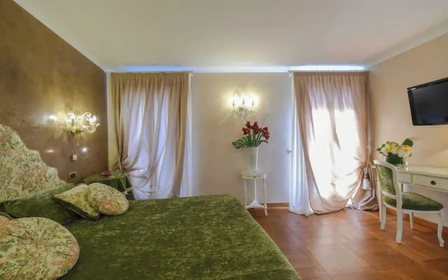 Casa Savoia & Casa Jolanda - photo 2