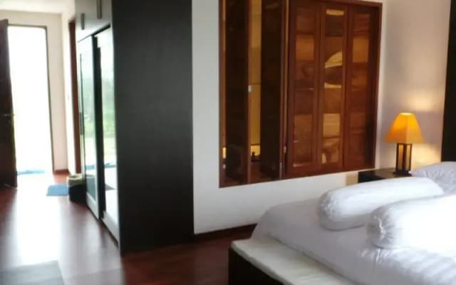 de Mello's Villa - photo 2