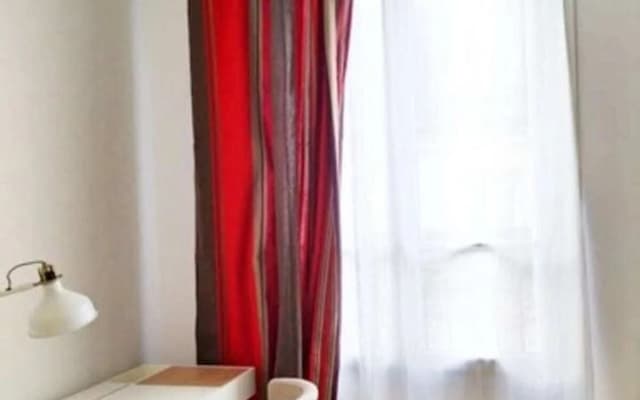 Chic Flat for 2 With Eiffel Tower Views - photo 5