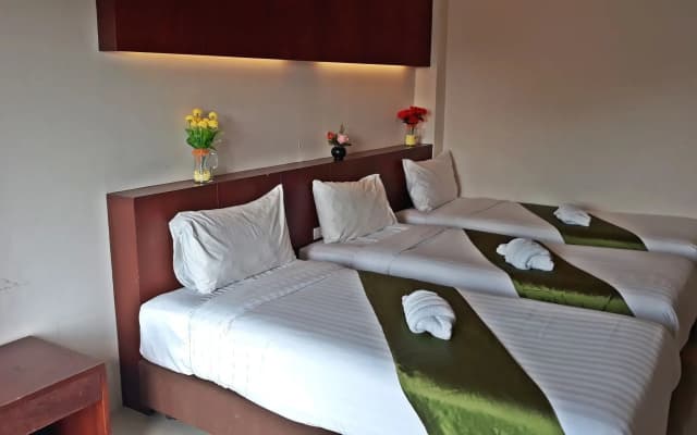 7 Sky Residency - photo 4