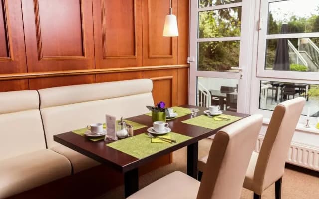SensCity Hotel Berlin Spandau - photo 4