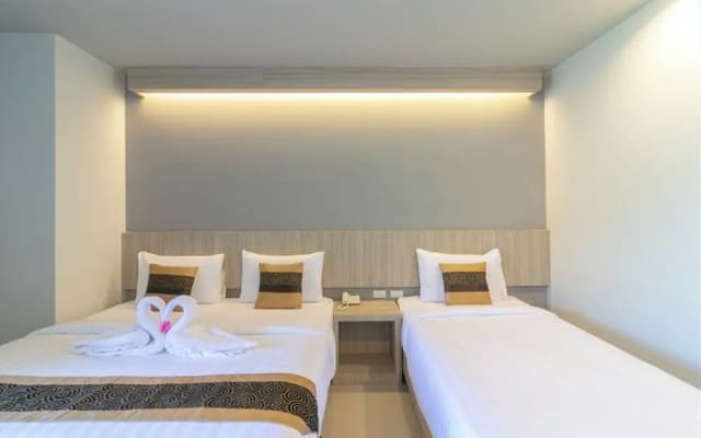 Carpio Hotel Phuket - photo 4