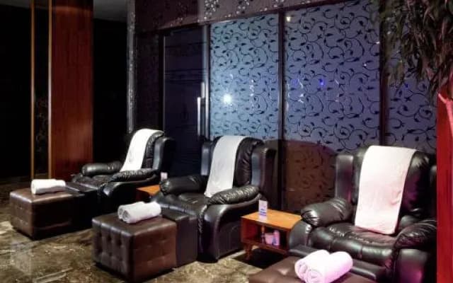 Illigals Hotel - photo 2