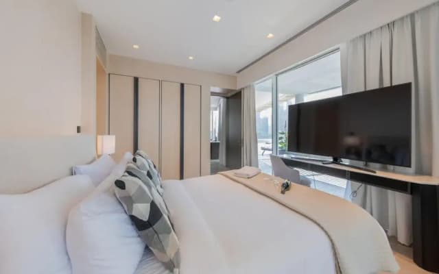 DXB - Five - 31201 - PJ - photo 5