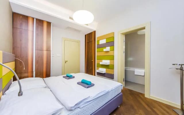 Bellevue Apartment - photo 2