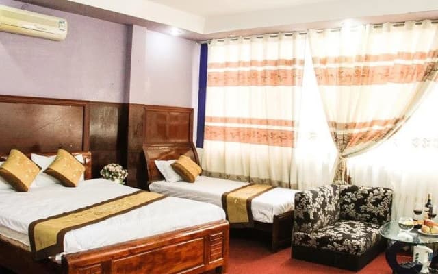 Lakeside Hotel - photo 3