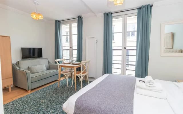 Superb and New Studio in the Center of Paris - photo 4