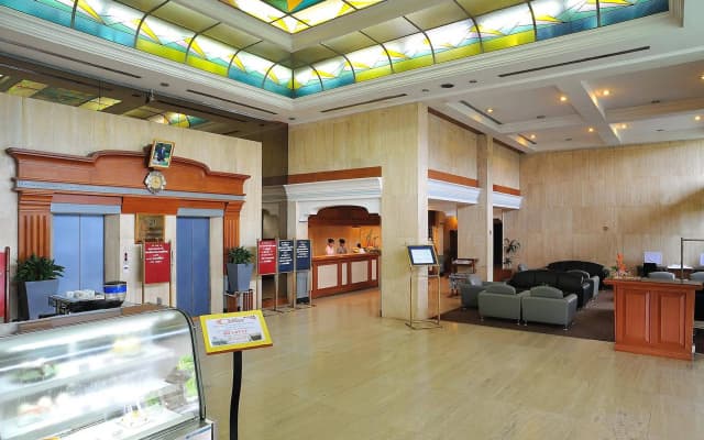 Phuket Merlin Hotel - photo 2