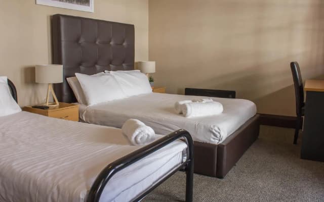 Campsie Hotel - photo 3