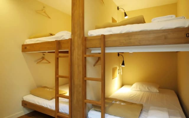 The Lower East Nine Hostel - photo 5