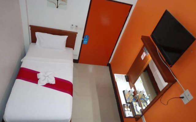 First & Frang Hotel - photo 2
