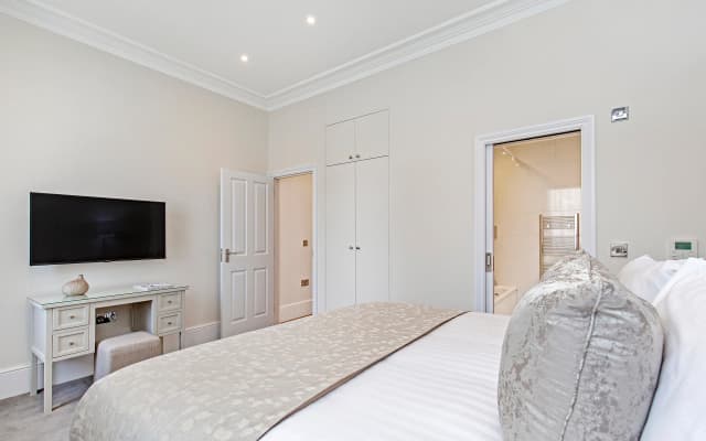 Chesham Court - photo 5