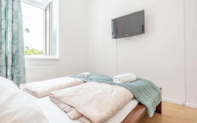 6BR Apt with Garden near Danube - photo 5