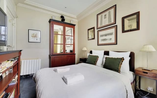 Historic Elegance in the Heart of Marais - 6p/2br - photo 4