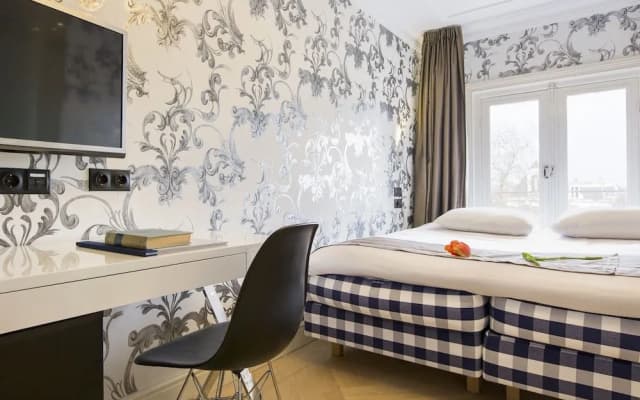 Amsterdam Canal Residence - photo 2