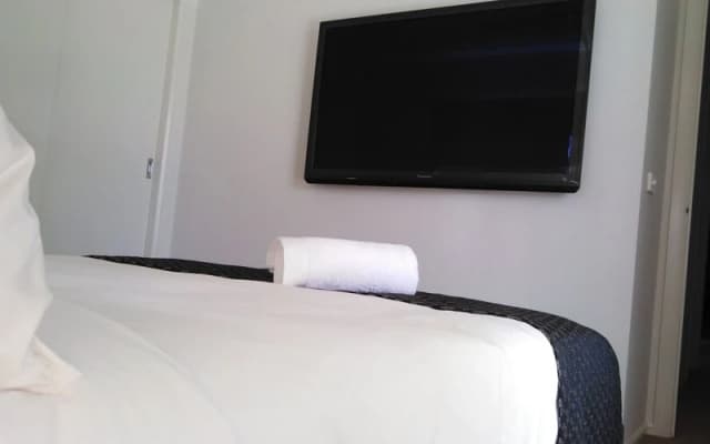 Lakeside Retreat & Business - photo 4