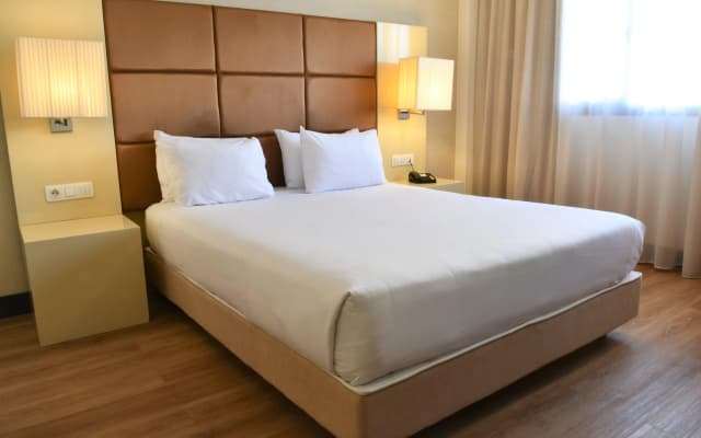 voco Madrid - Las Tablas by IHG - photo 2
