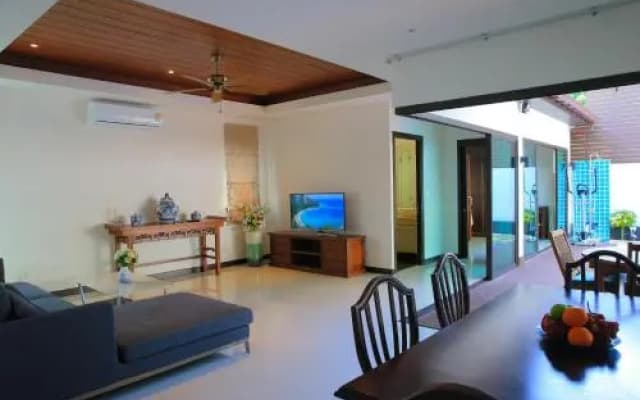 Naiharn Beach Villa - photo 3