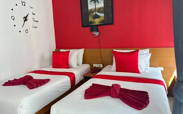 PJ Patong Resortel - photo 3