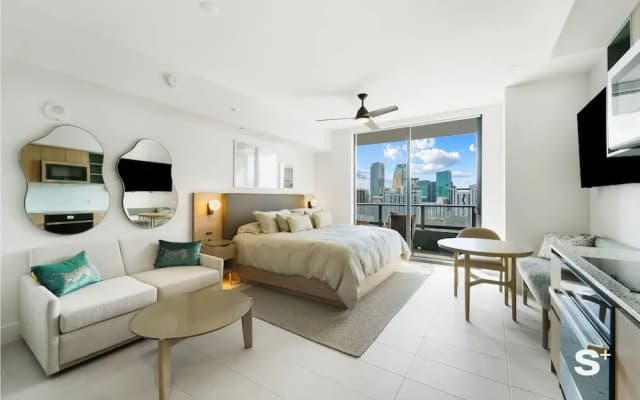 Miami Luxury Studio With City View - photo 2