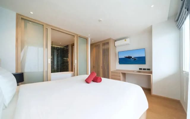 Sea View Chic Design 2BR Karon Condo 16C - photo 3