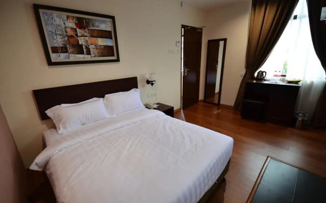 906 Riverside Hotel - photo 3