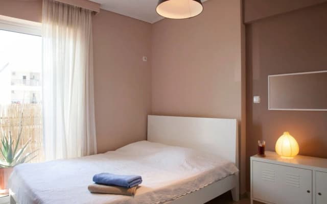 Bright Central Apt in Athens - photo 2