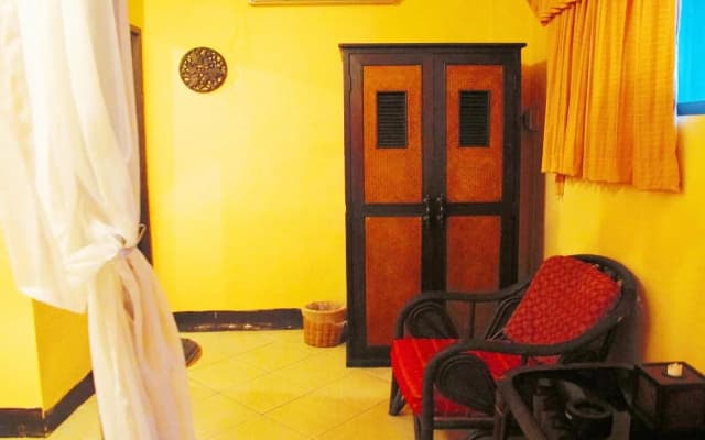 Nicky's Guesthouse - photo 2