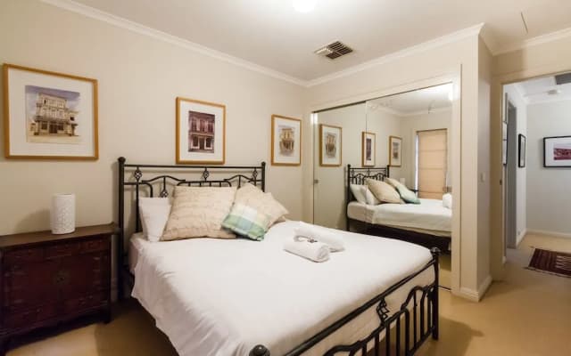JASMINE, 2BDR Port Melbourne House - photo 4