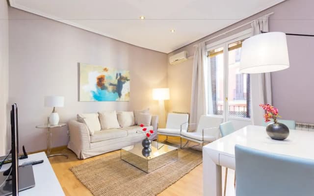 Puerta del Sol Stylish Aparments by Allô Housing - photo 5