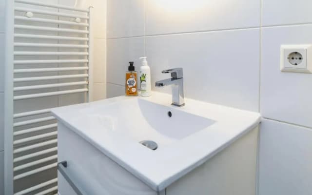 Herengracht Bed & Breakfast with canal view - photo 5