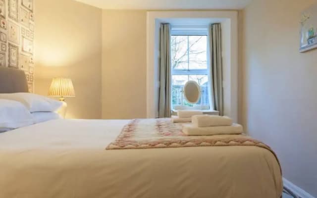 1 Bedroom Flat In Edinburgh - photo 2