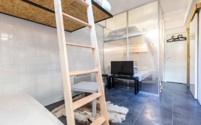 Original, cosy 25m² near CANAL ST-MARTIN - photo 5