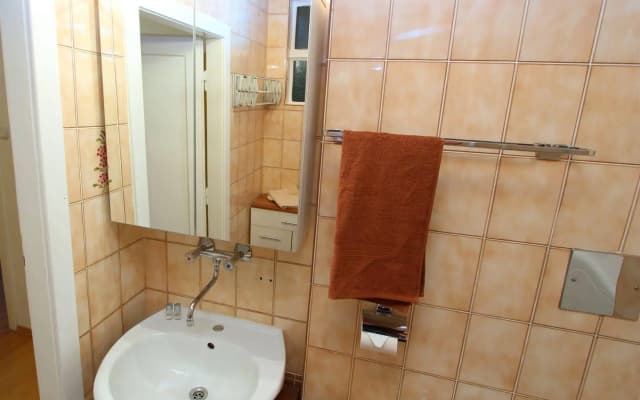 CheckVienna – Apartment Reumannplatz - photo 4