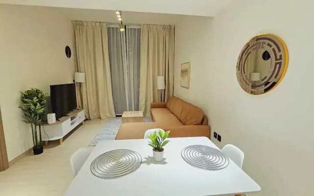 OYO HOME 1404 Premium 1bed Apt At Jvc Be - photo 4