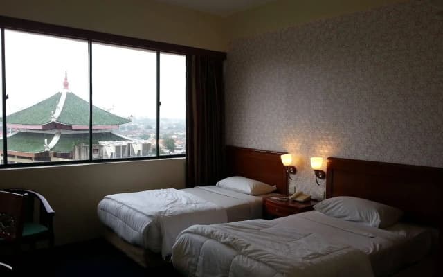 Klang Histana Hotel - photo 4