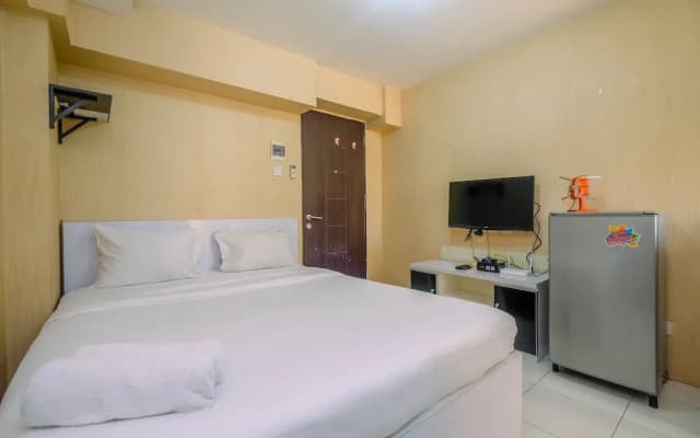 Wonderful Studio at Kebagusan City Apartment - photo 2