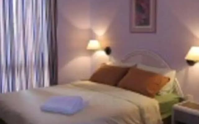 Mahkota Service Apartment - photo 2