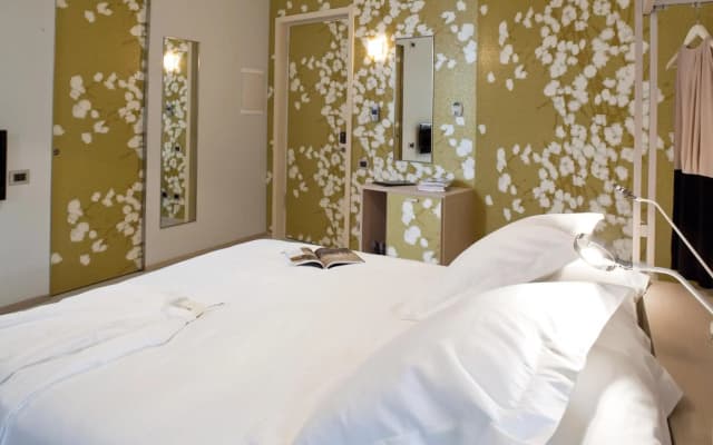 NU Hotel - photo 3