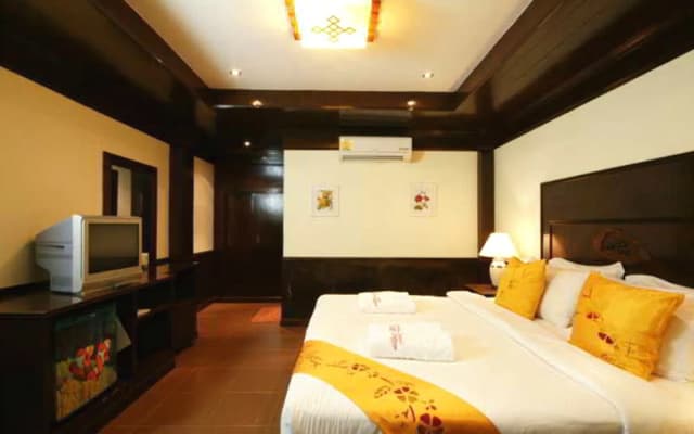 Central Cottage Resort - photo 3
