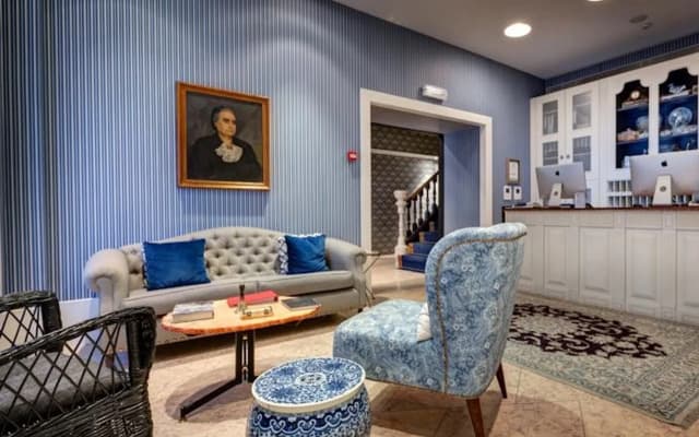 Lx Boutique Hotel - photo 2